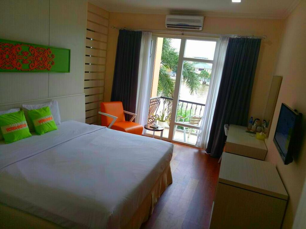 Hotel Victoria River View Banjarmasin  Exteriör bild