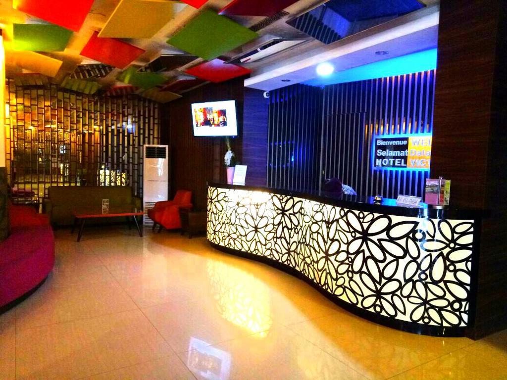 Hotel Victoria River View Banjarmasin  Exteriör bild