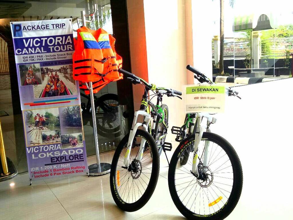 Hotel Victoria River View Banjarmasin  Exteriör bild