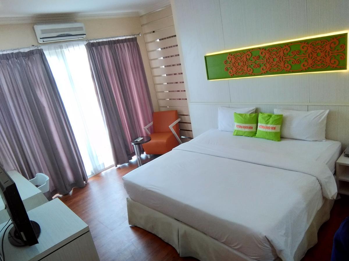 Hotel Victoria River View Banjarmasin  Exteriör bild